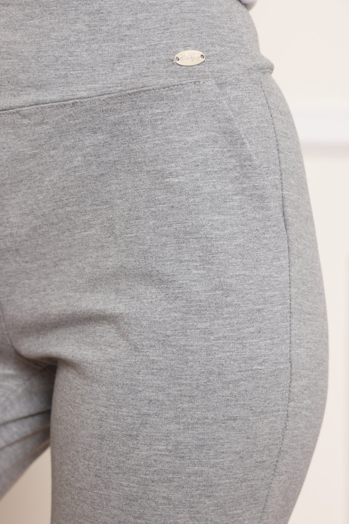 מכנסיים מחטבים חגורה גבוהה