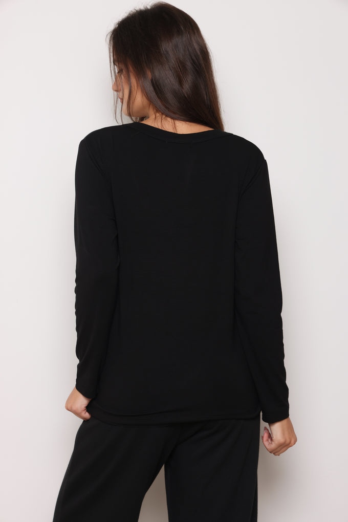 חולצת וי צווארון עבה