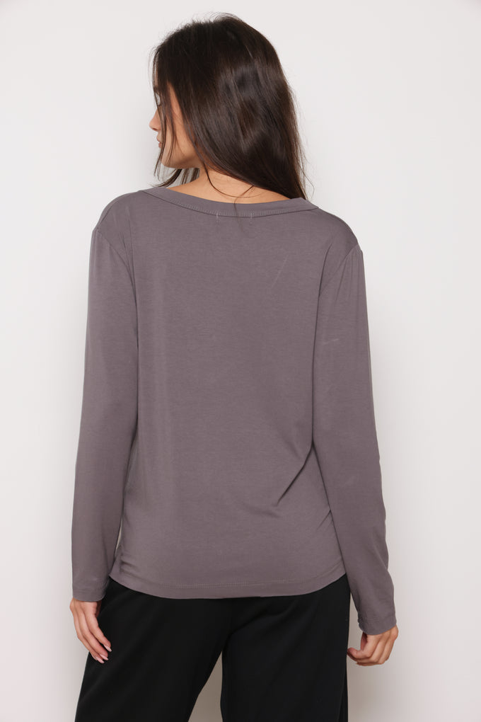 חולצת וי צווארון עבה