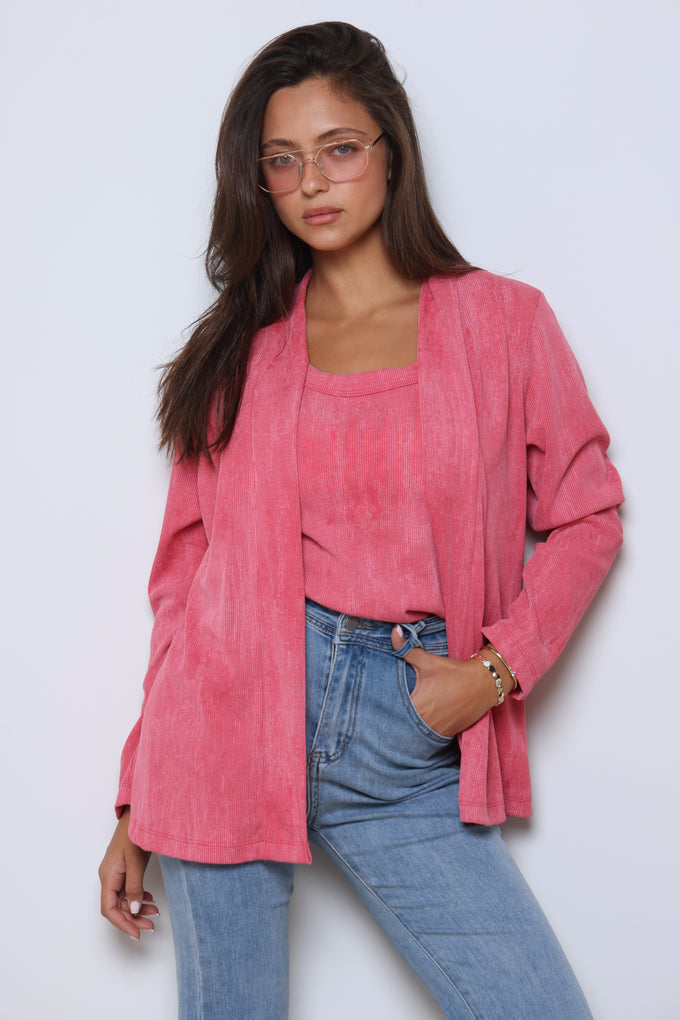 עליונית בשילוב גופייה מבד ריב סטון וואש