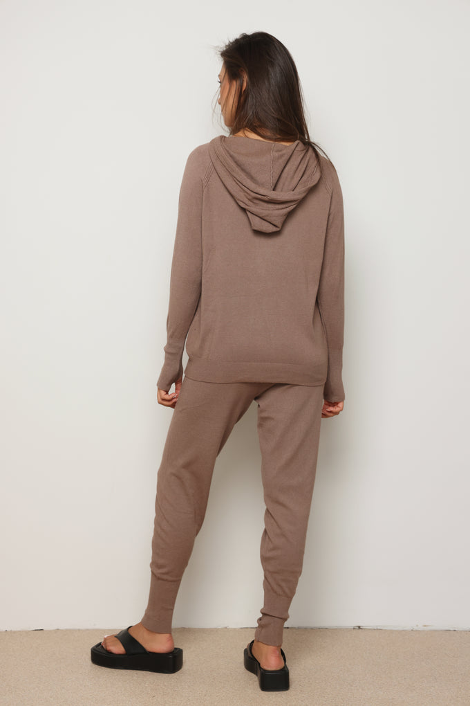 חליפת סריג קפוצ'ון