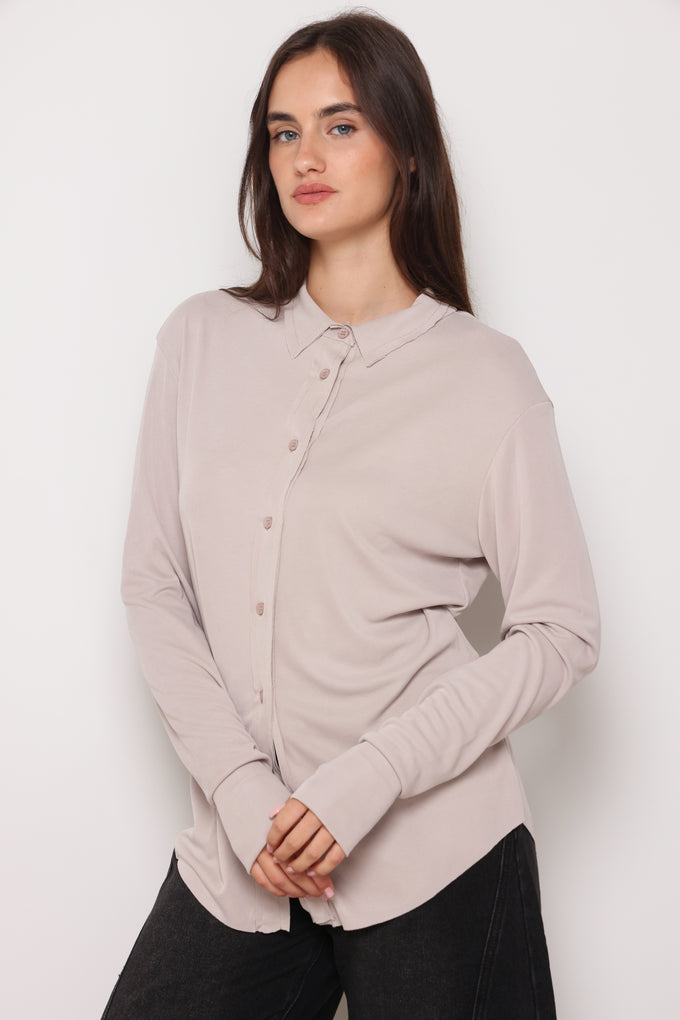 חולצת קופרו מכופתרת כפפה