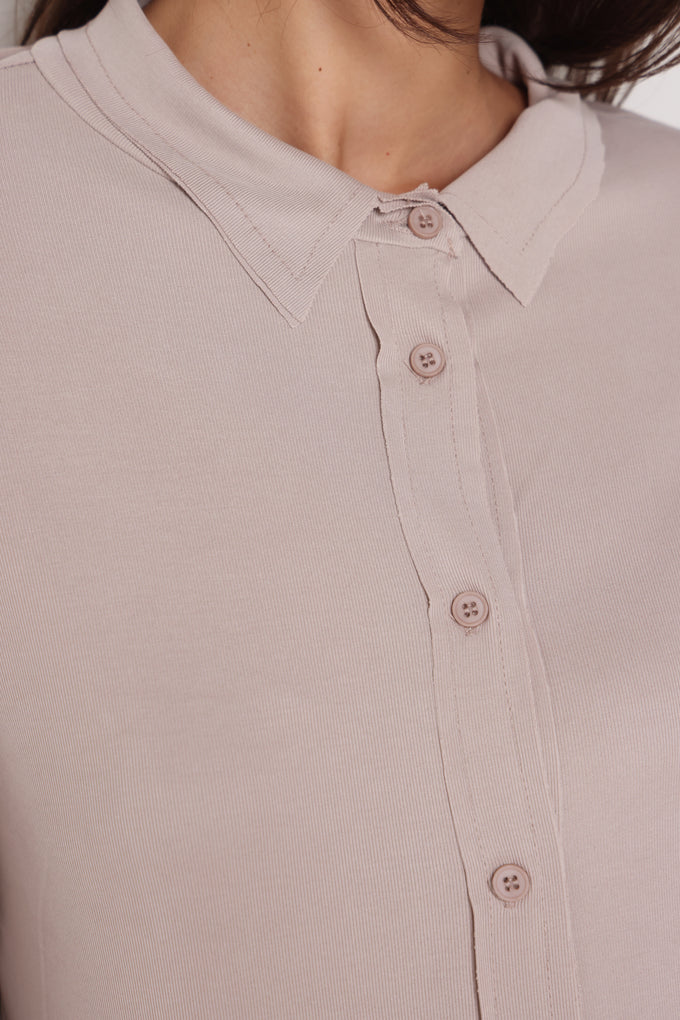 חולצת קופרו מכופתרת כפפה