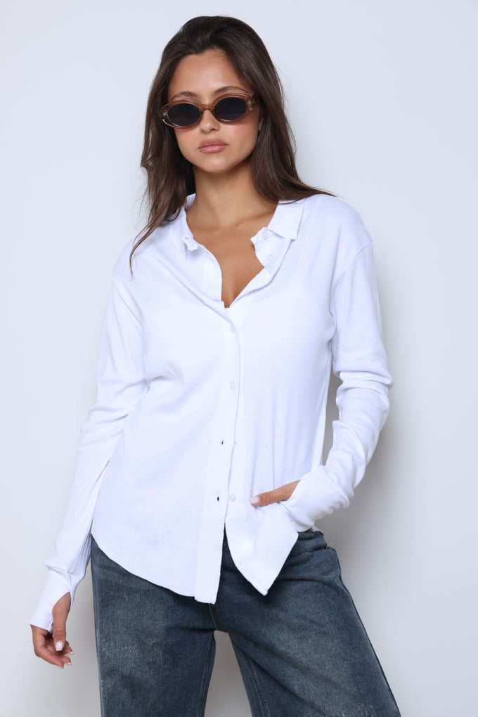 חולצת פיינריב מכופתרת גזורה