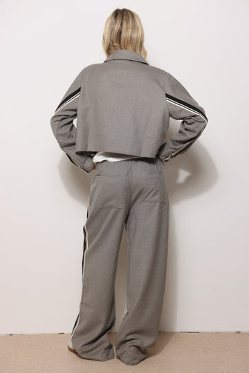 חליפת צמר רוכסן