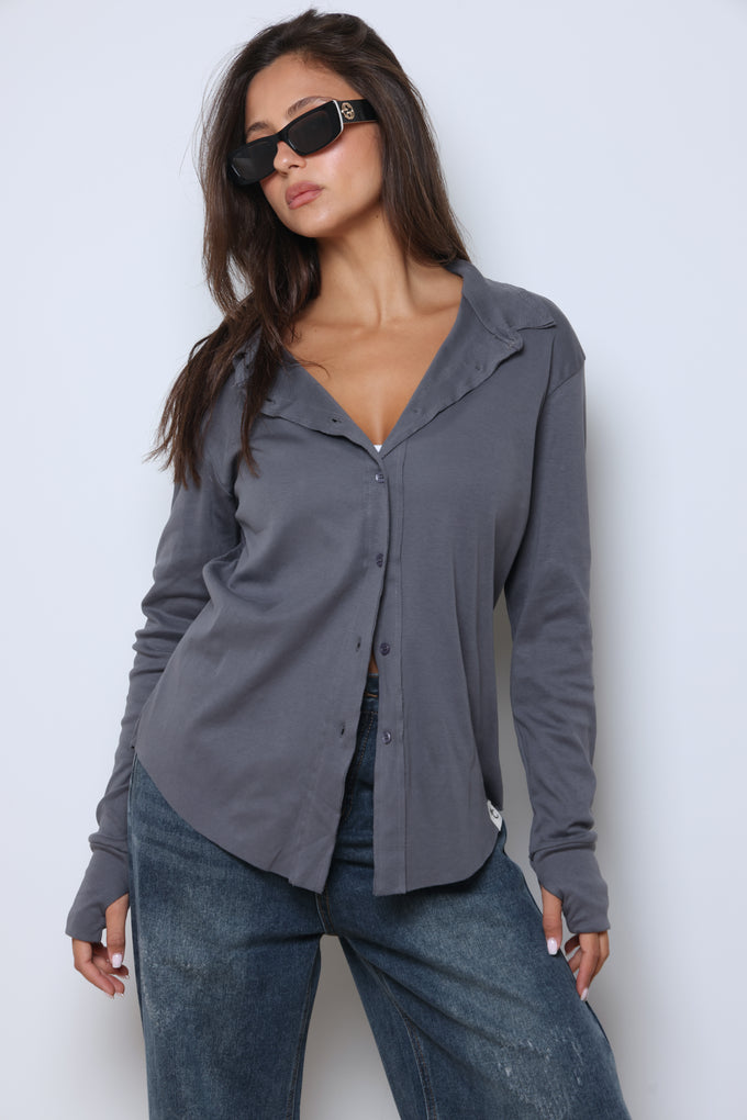 חולצת פיינריב מכופתרת גזורה