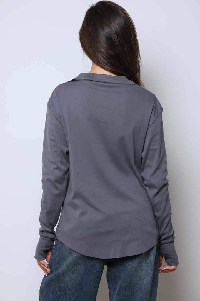 חולצת פיינריב מכופתרת גזורה