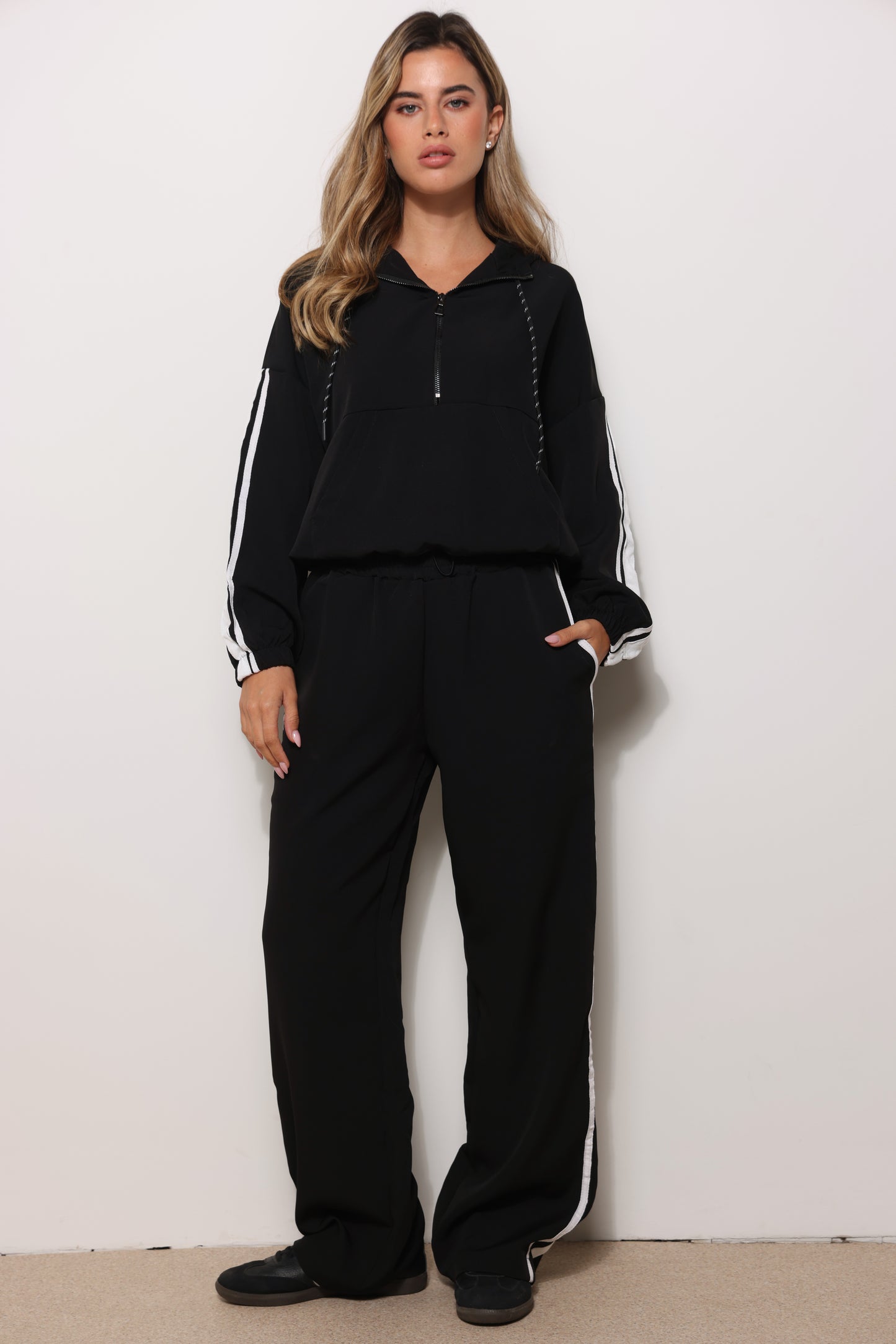 חליפת קומו רוכסן