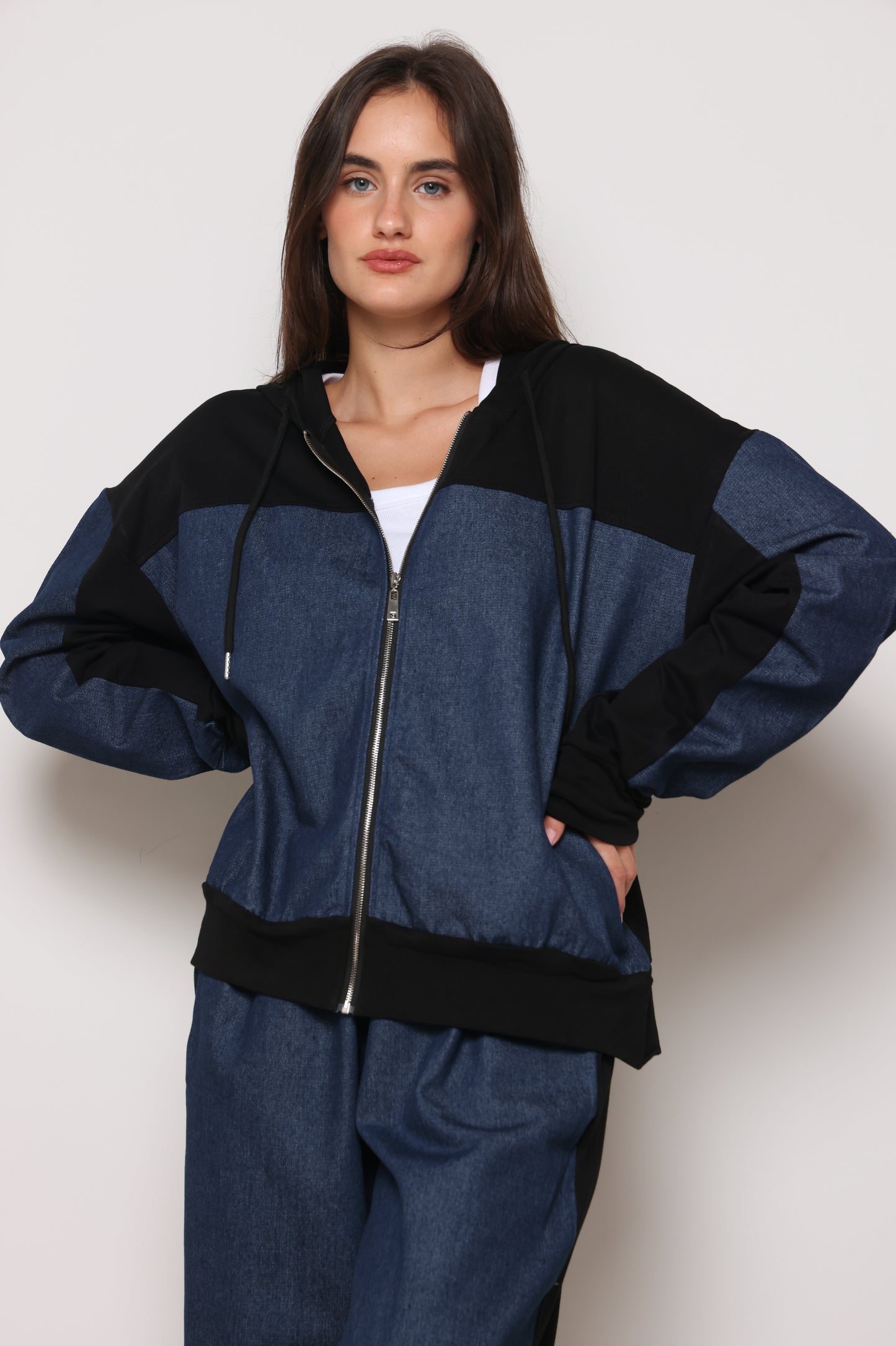 חליפת מתיאו שילוב ג'ינס