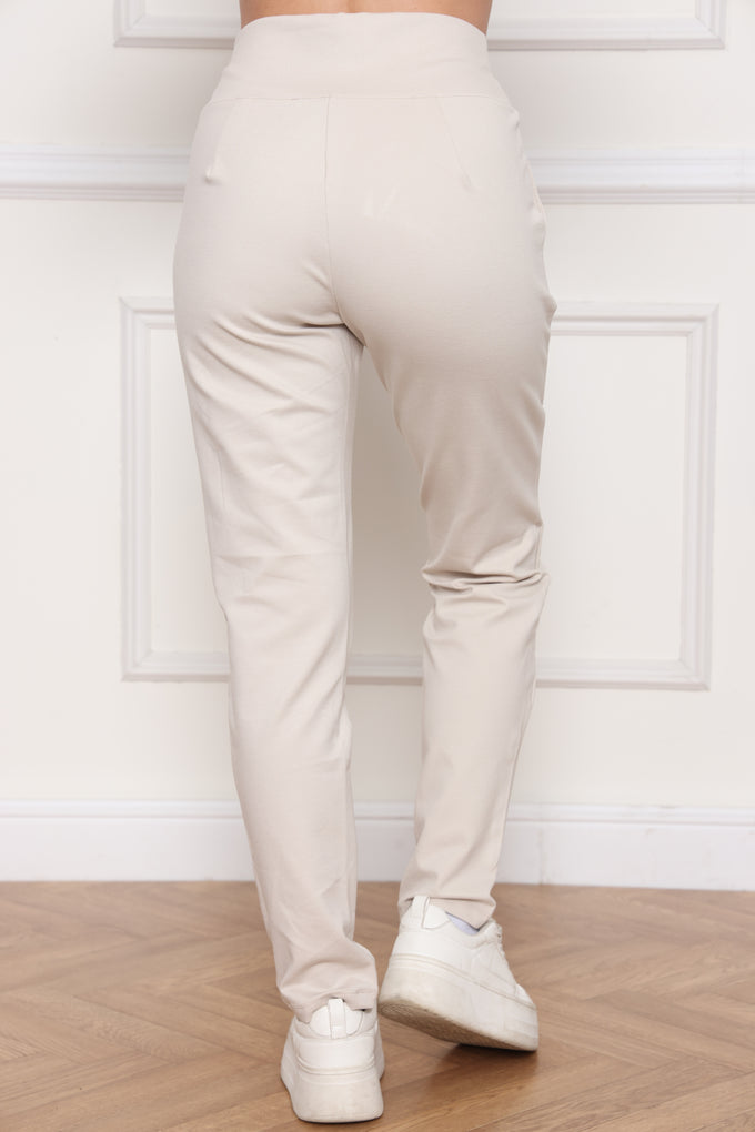 מכנסיים מחטבים חגורה גבוהה