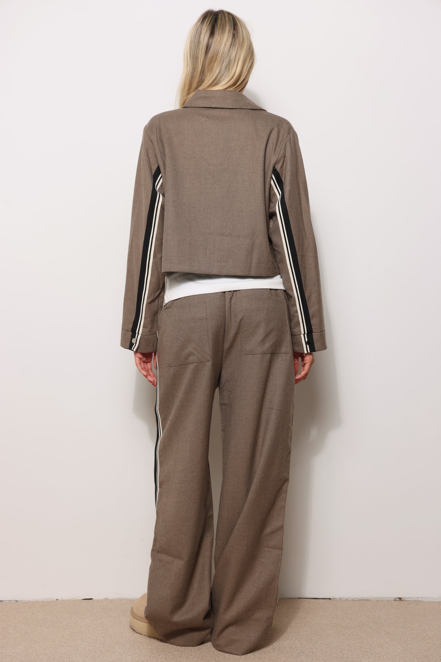 חליפת צמר רוכסן