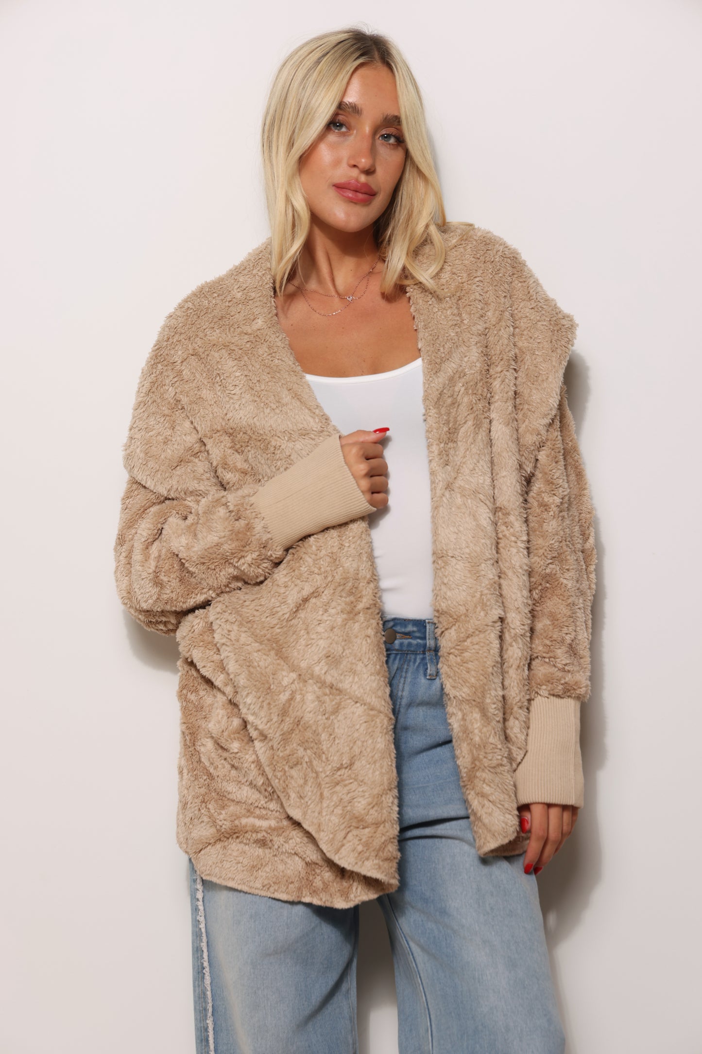 פונצ'ו כירבולית מנג'ט