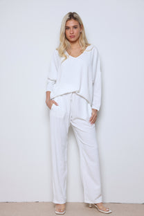 חליפת וי קרפ בריאנה בשילוב ניטים