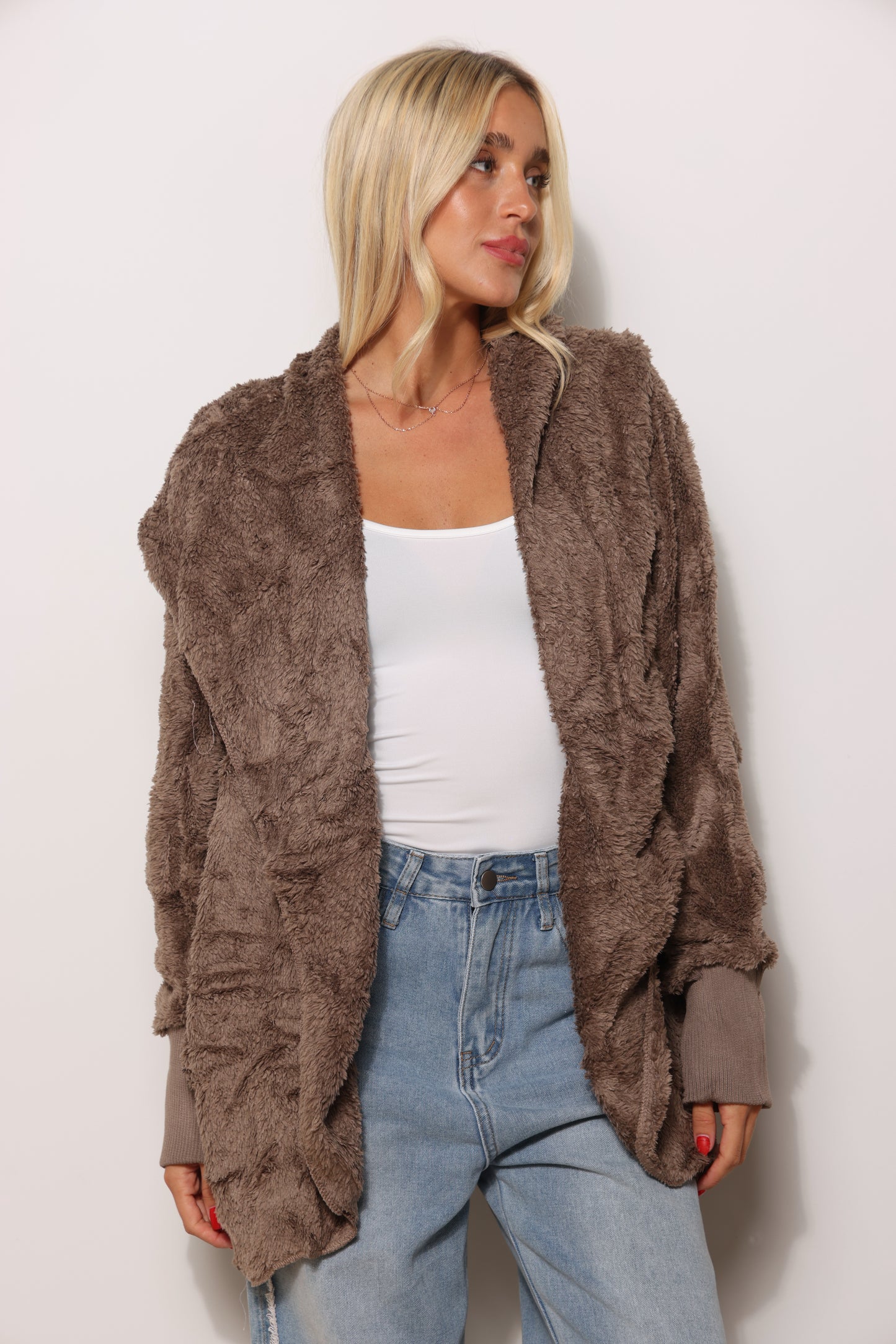 פונצ'ו כירבולית מנג'ט