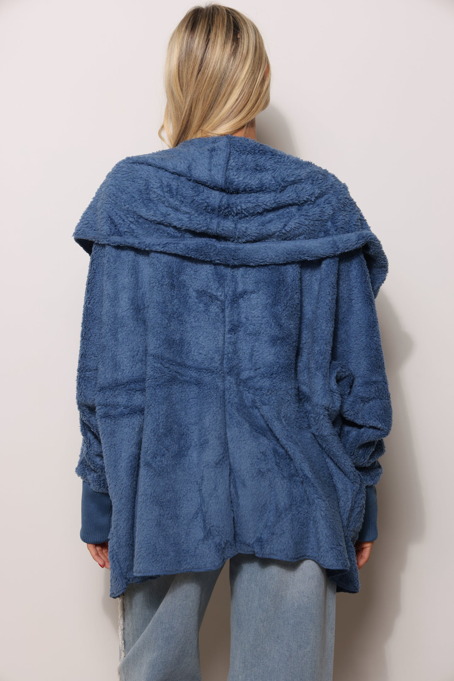 פונצ'ו כירבולית מנג'ט