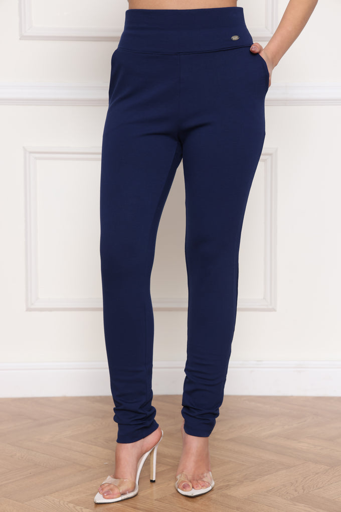 מכנסיים מחטבים חגורה גבוהה