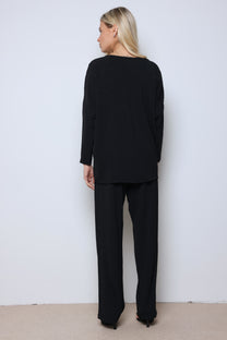 חליפת וי קרפ בריאנה בשילוב ניטים