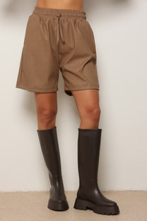 שורט עור קשירה