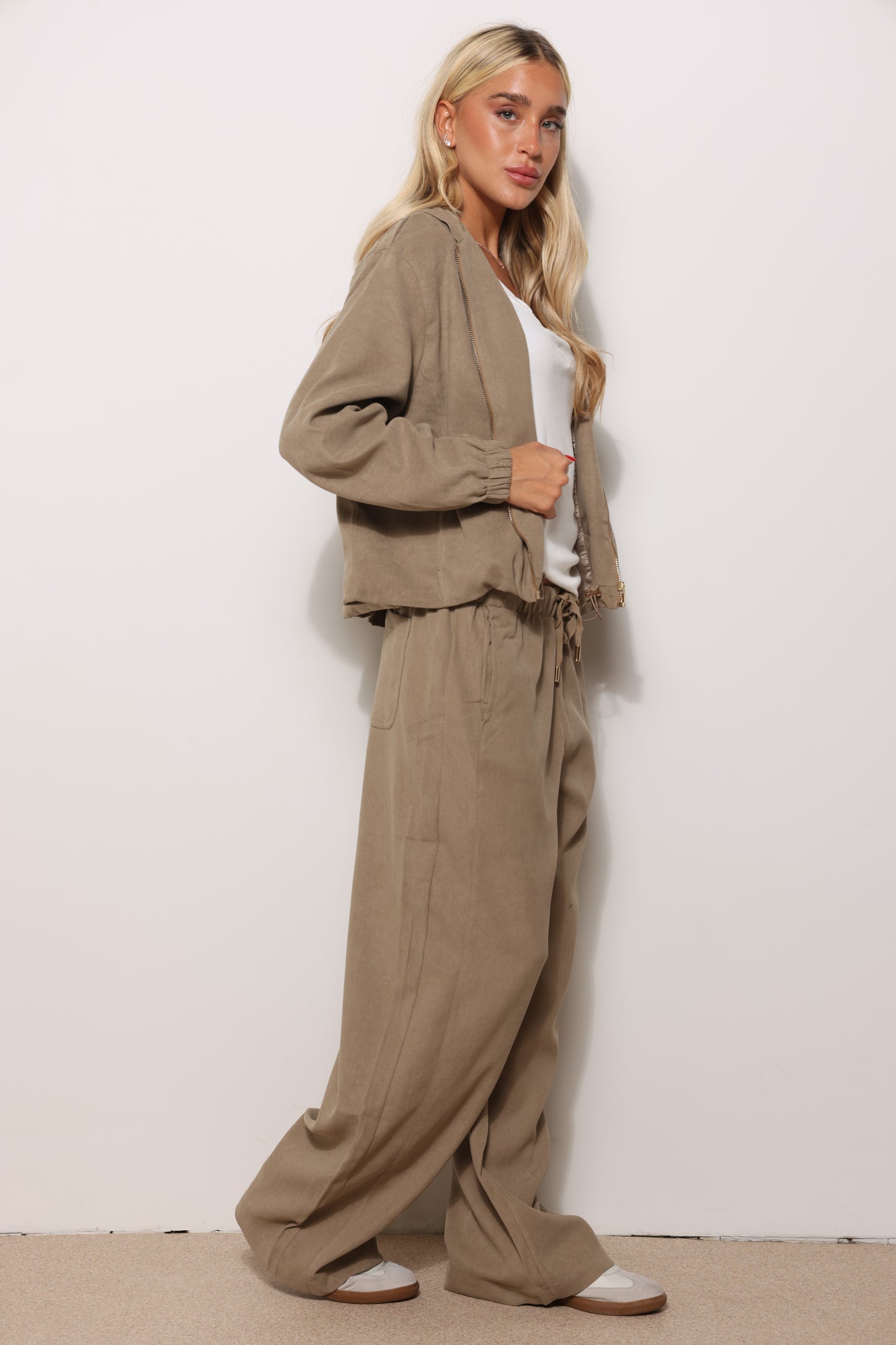 חליפת אלגנט קאפרי