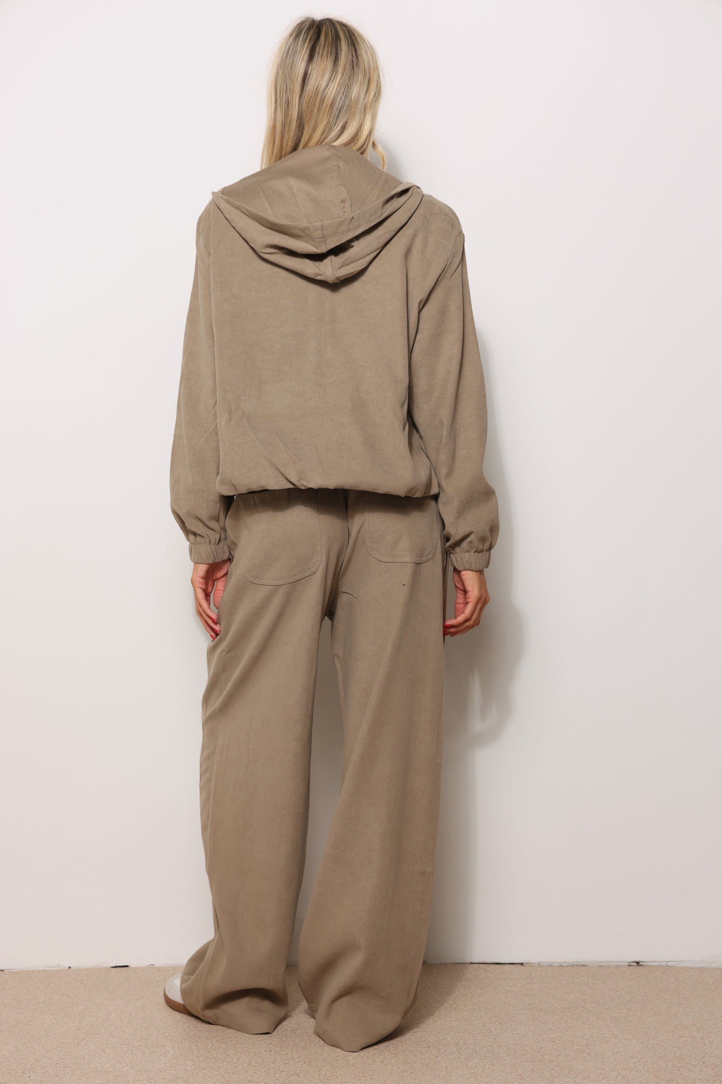 חליפת אלגנט קאפרי