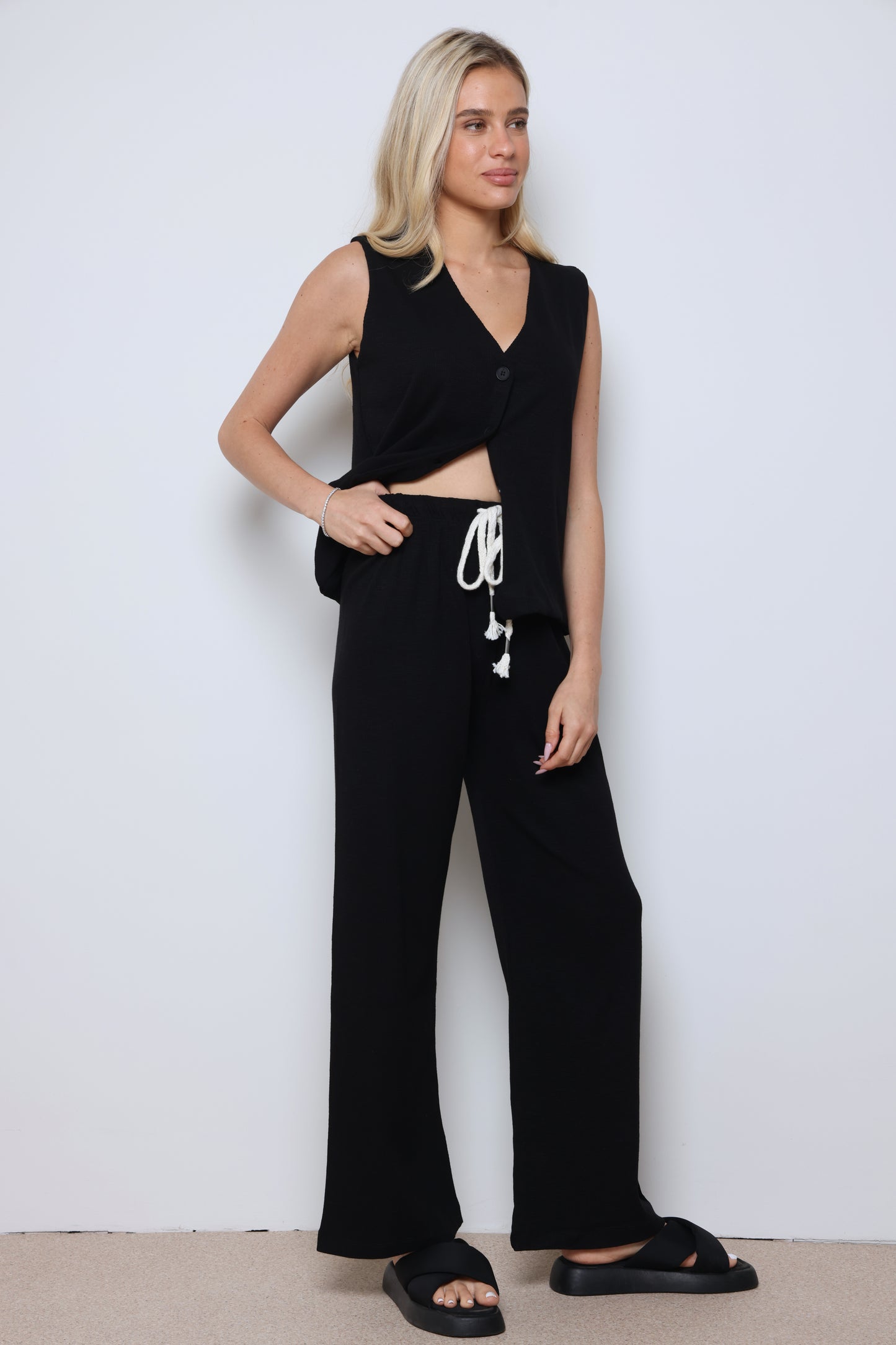 חליפת ווסט ריב פלאם