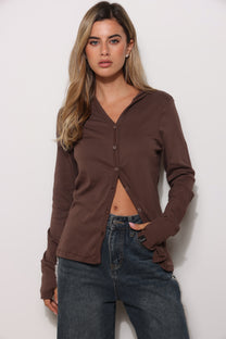 חולצת קפוצ'ון מכופתרת פיינריב