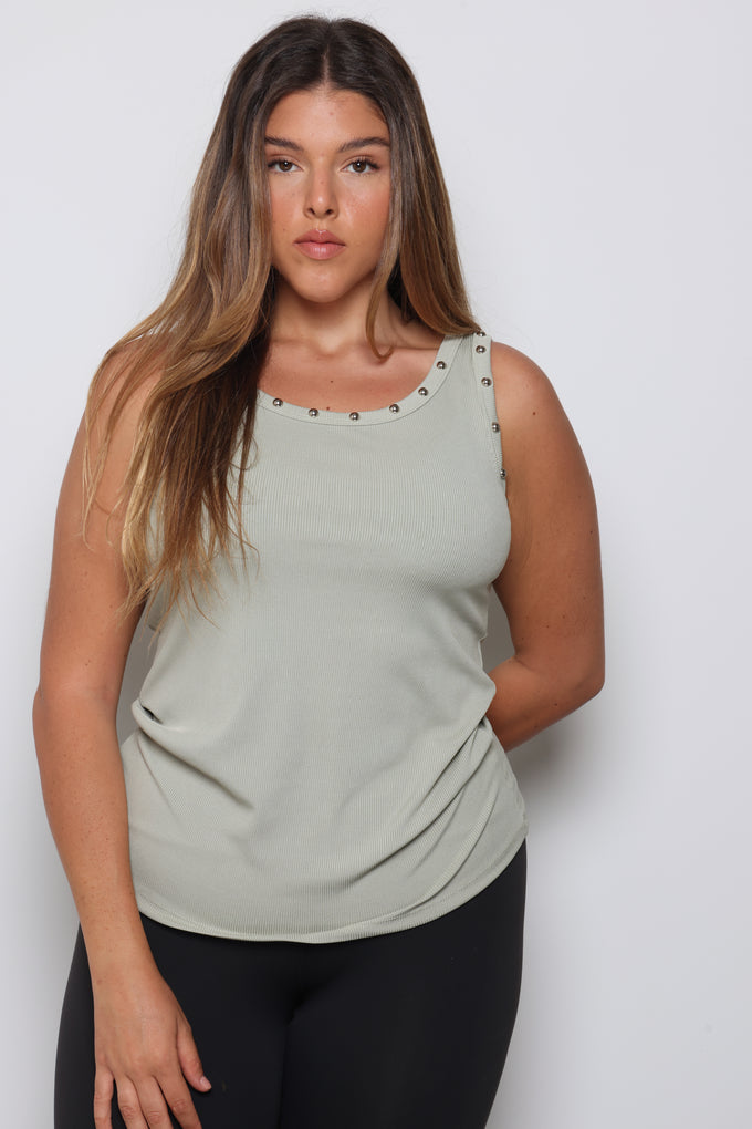 גופיה בשילוב ניטים