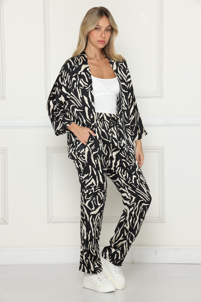 חליפת עליונית סאטן ג'יאנה