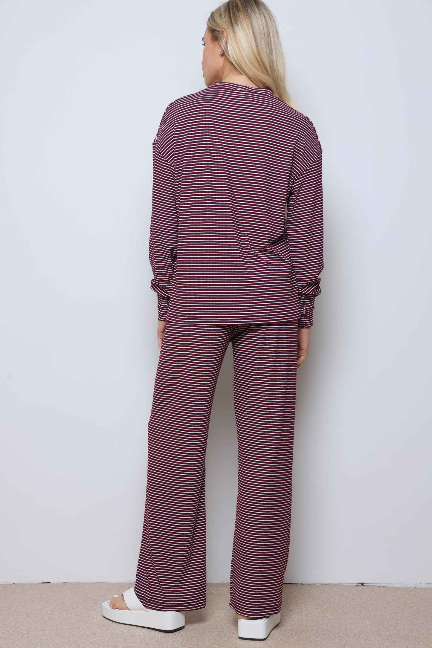 חליפת מנואלה פסים כפפה