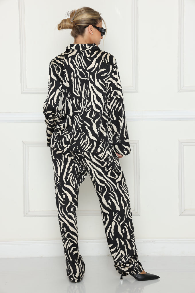 חליפות קשירות סאטן זברה