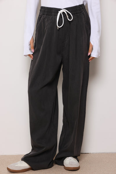 מכנסי ג'ינס פנסיים