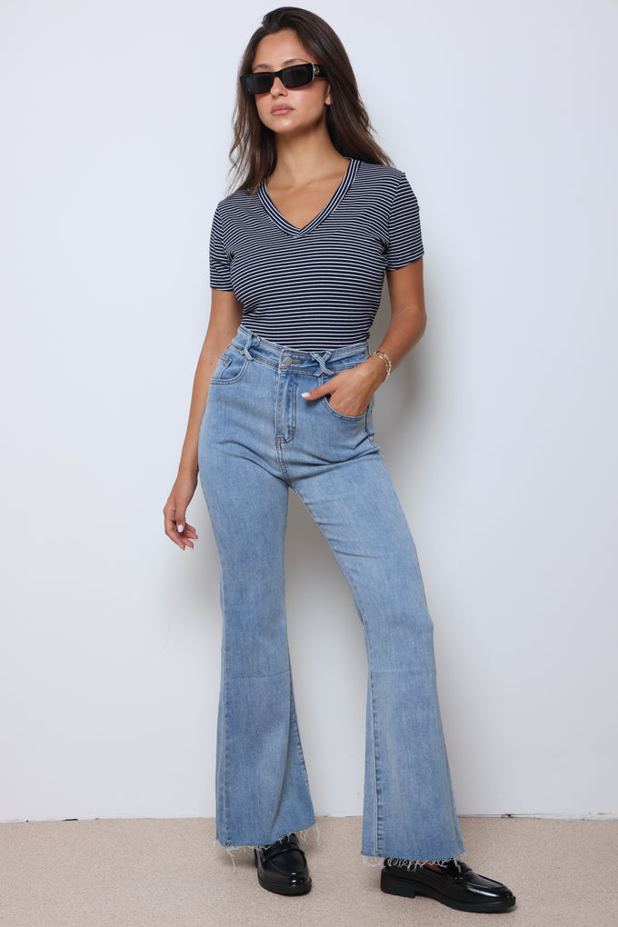 חולצת וי ריב פסים