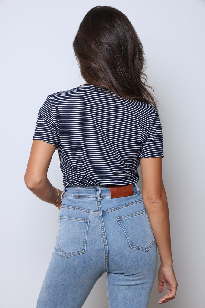 חולצת וי ריב פסים