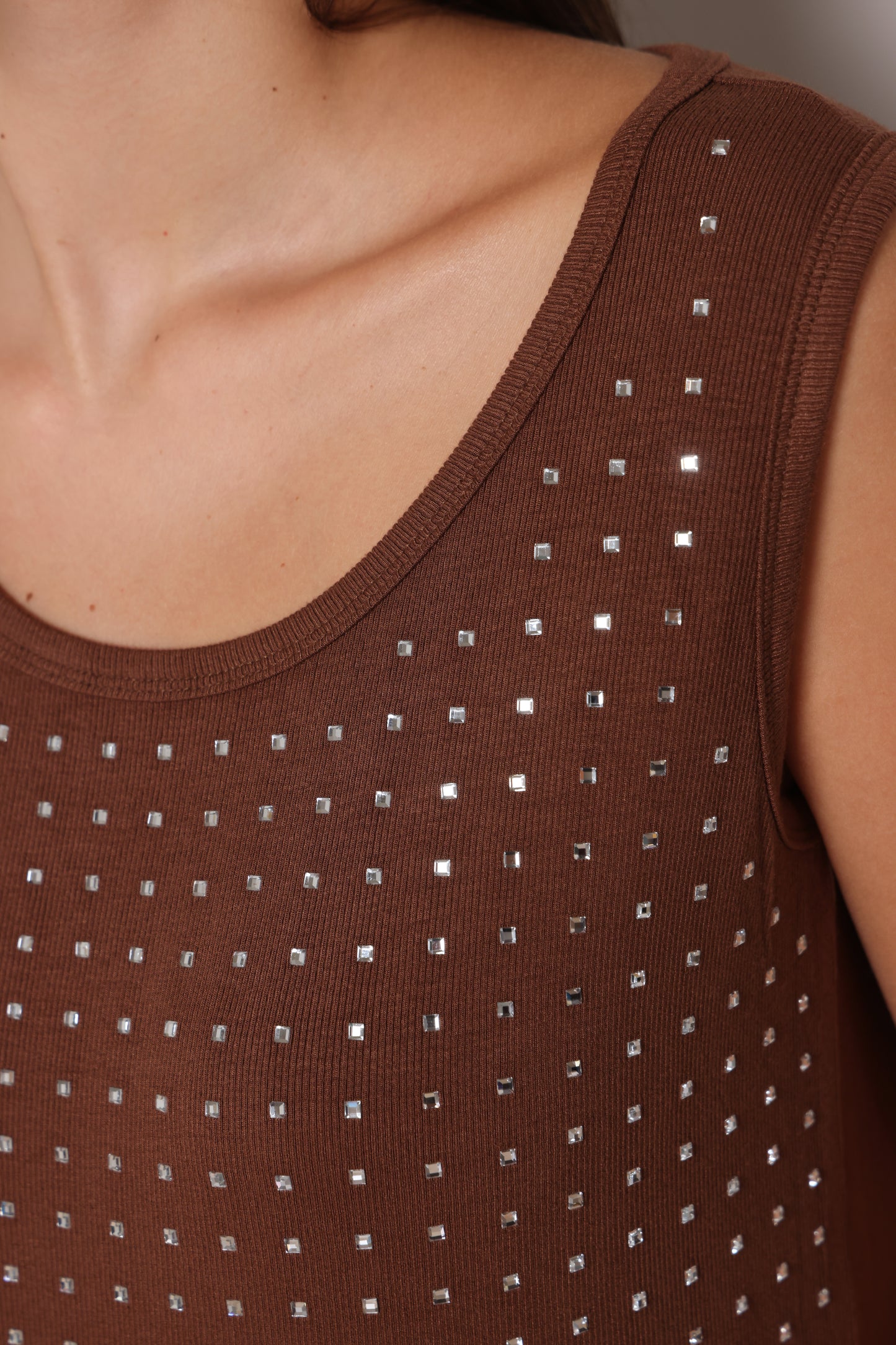 גופיית סריג יהלומים