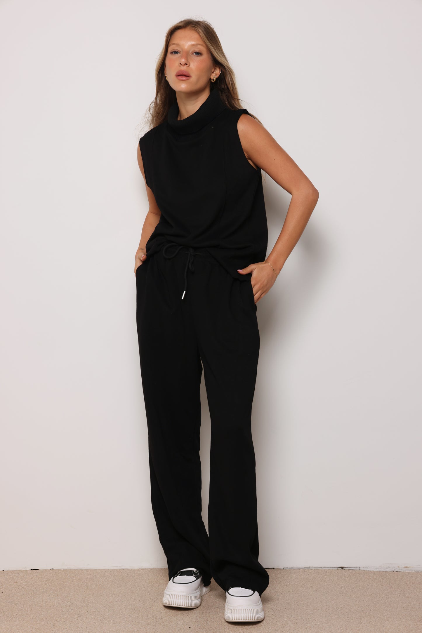 חליפת סריג כרמן