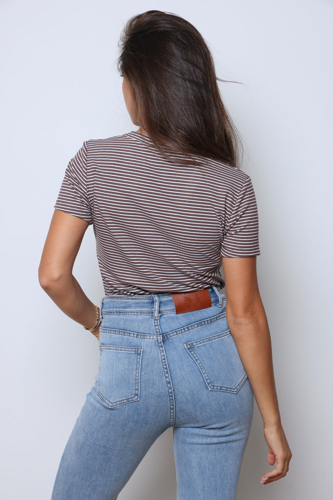 חולצת וי ריב פסים