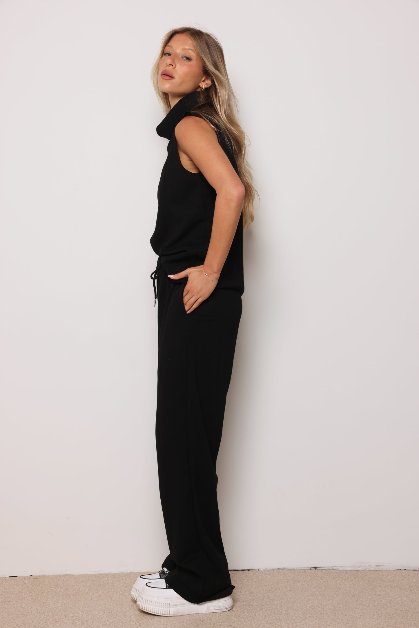 חליפת סריג כרמן