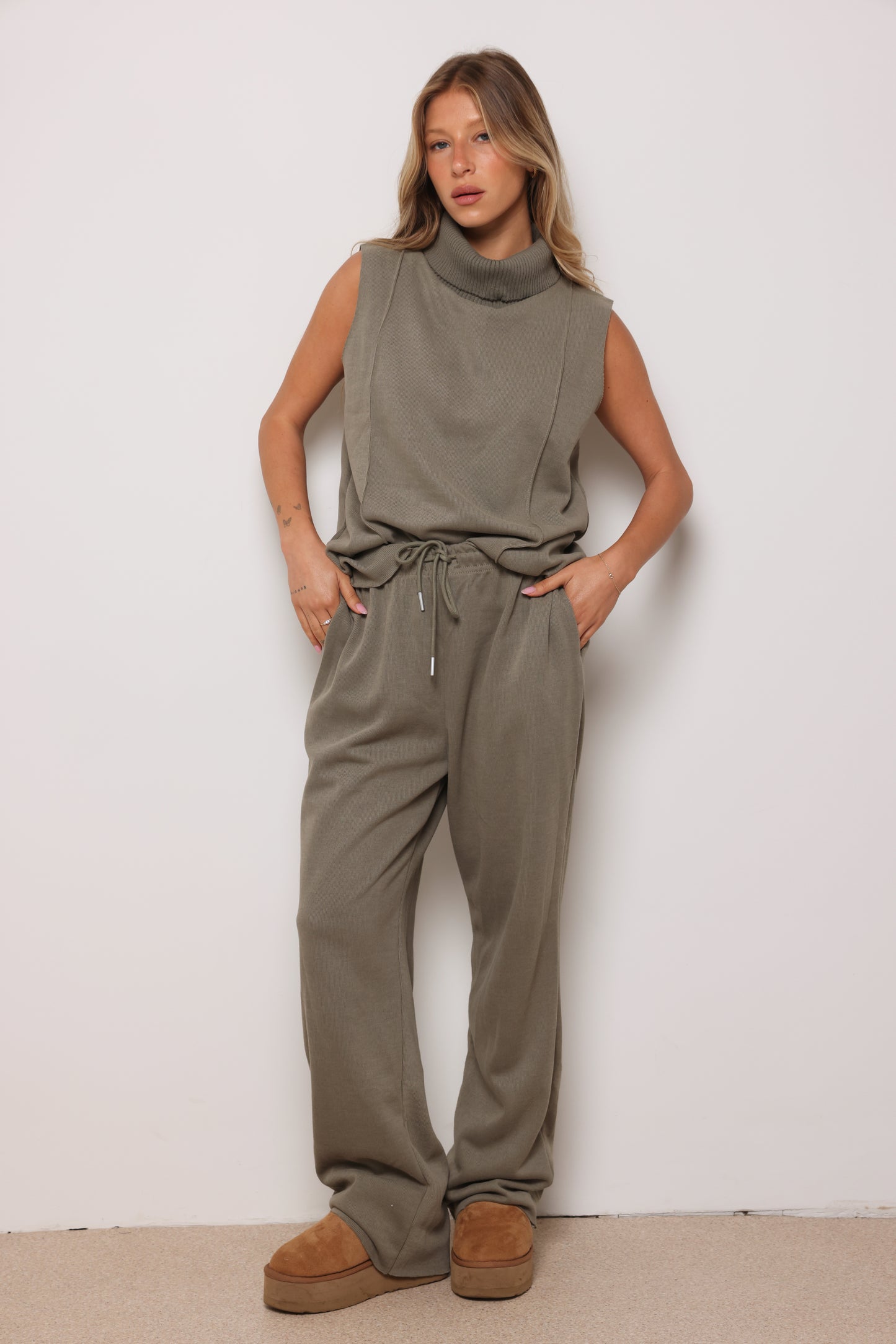 חליפת סריג כרמן