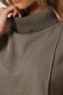 חליפת סריג כרמן