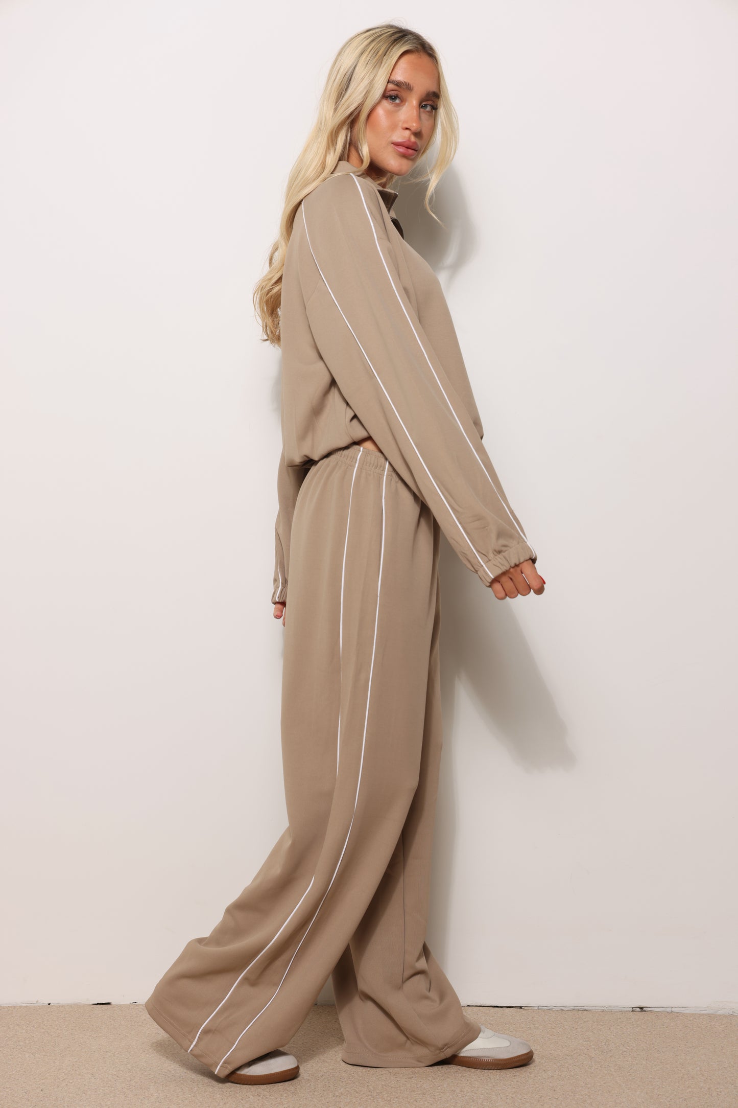 חליפת אריקה פספויל רוכסן