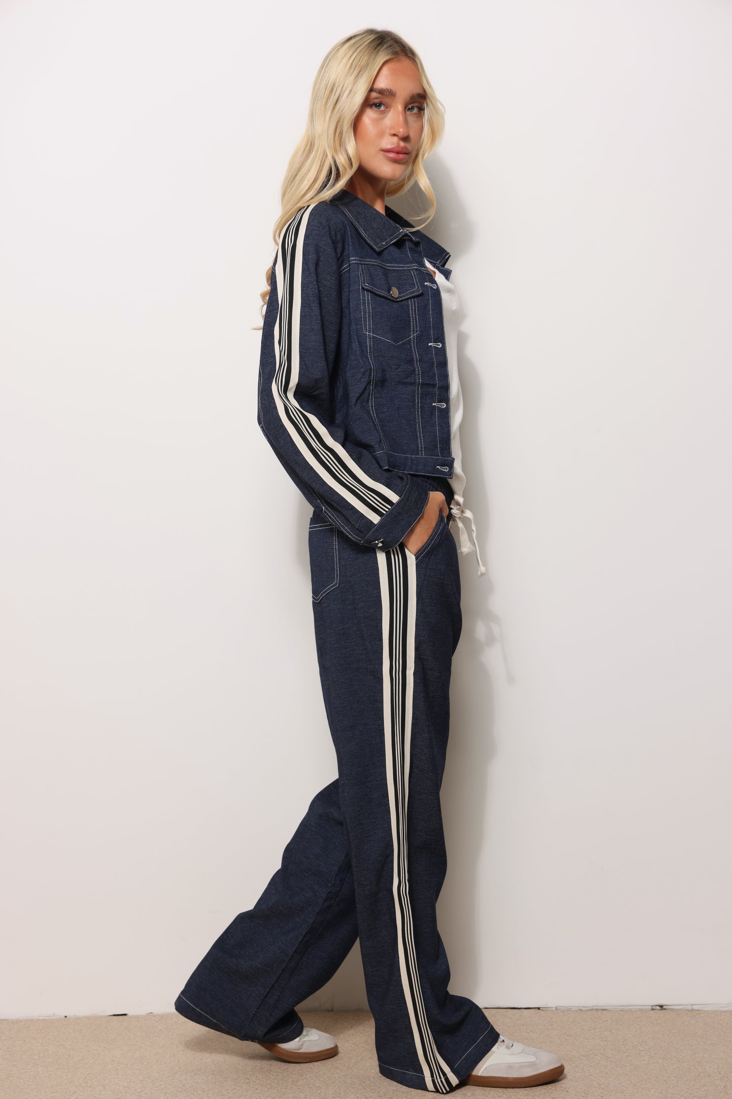 חליפת ג'ינס אדי