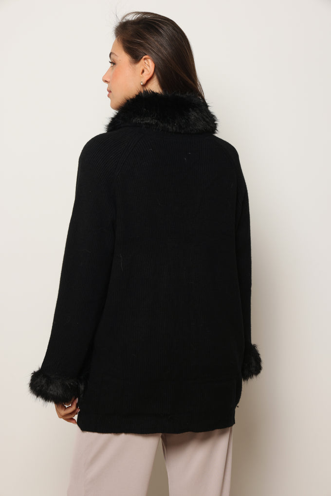 ג'קט סריג בשילוב פרווה