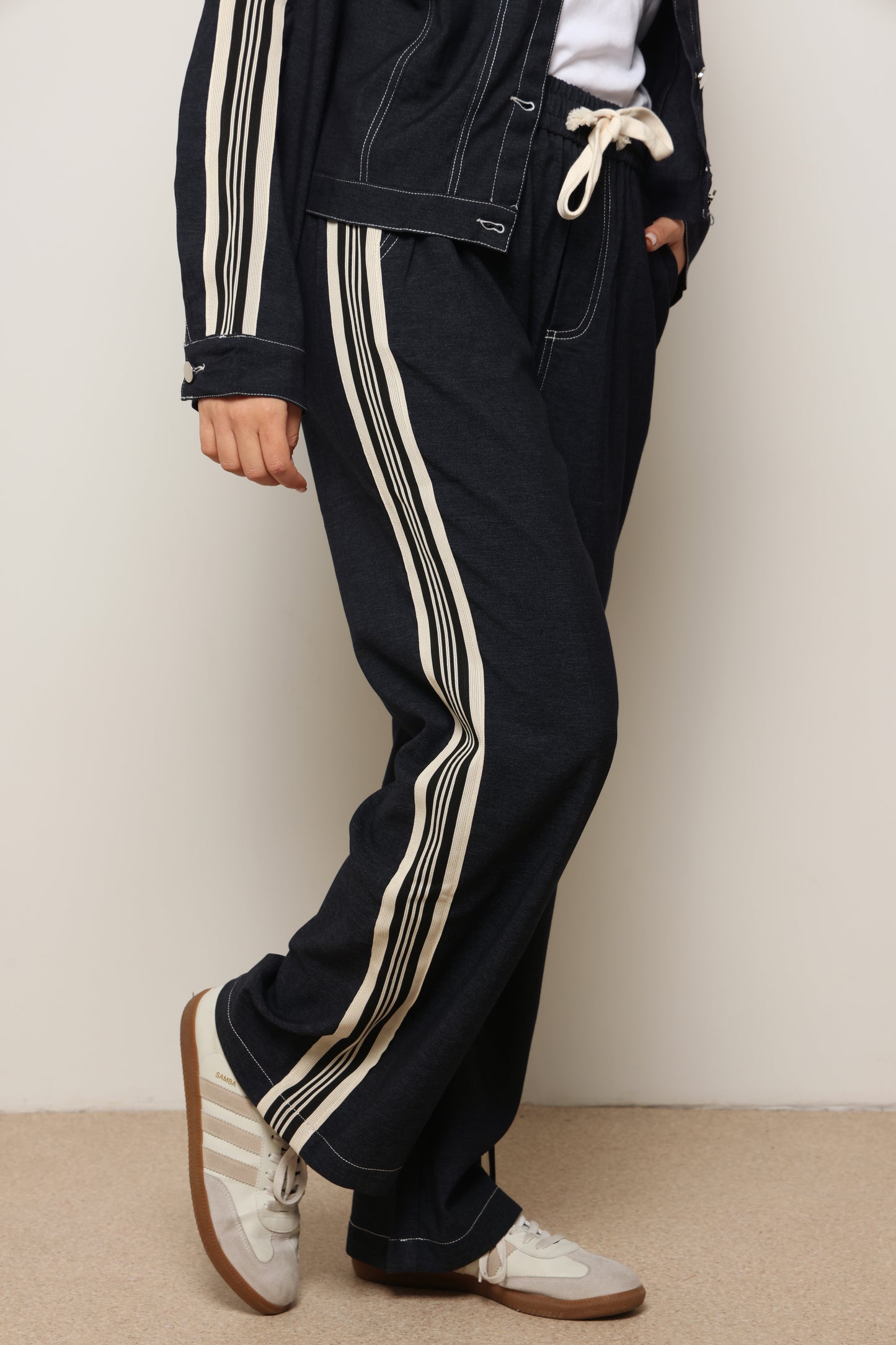 חליפת ג'ינס אדי