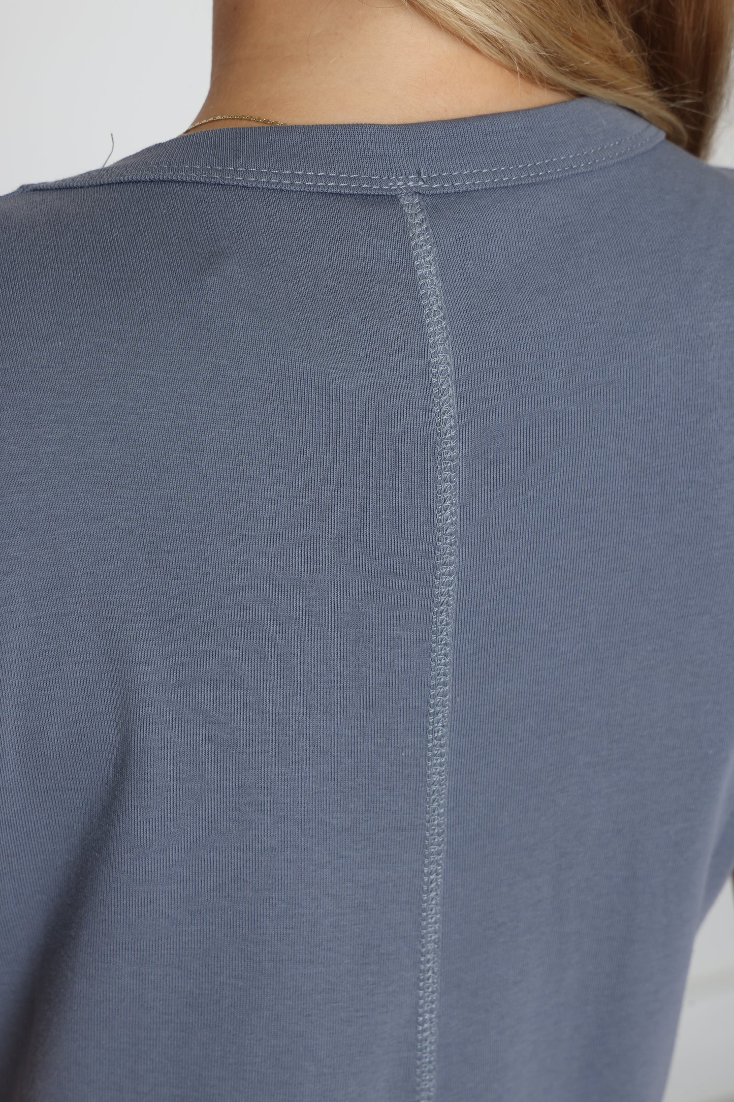 חולצת פיינריב גולי תפר בגב