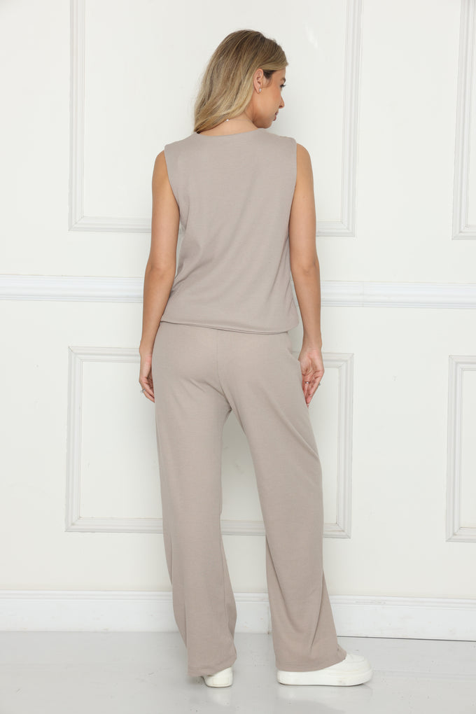 חליפת ווסט אשלי