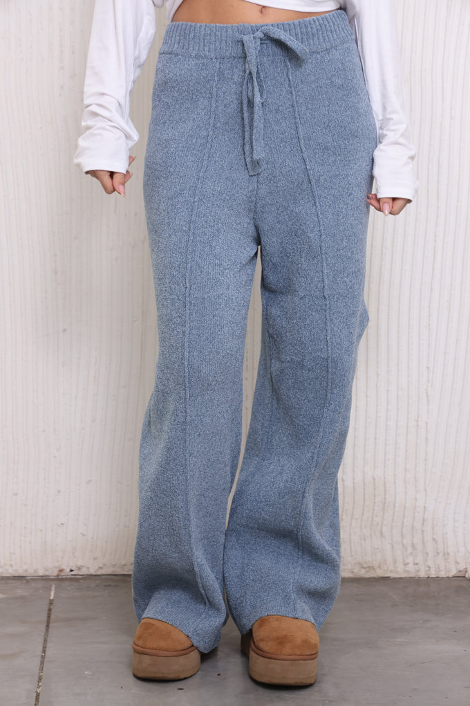 מכנסי סריג מתרחבים