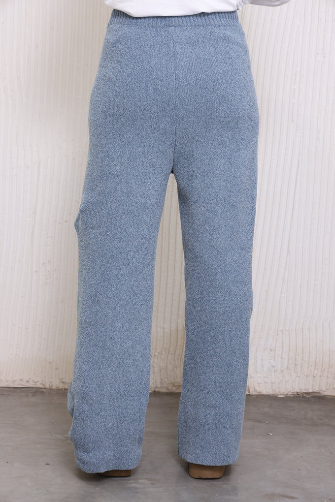 מכנסי סריג מתרחבים