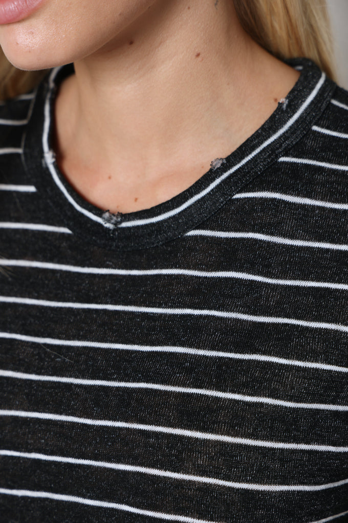 חולצת ניקי פסים גזורה