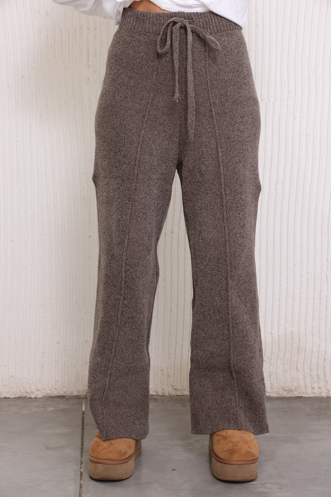 מכנסי סריג מתרחבים