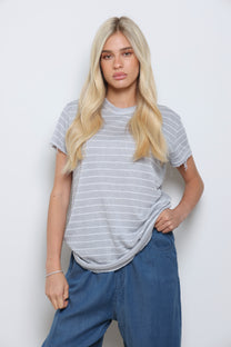 חולצת ניקי פסים גזורה